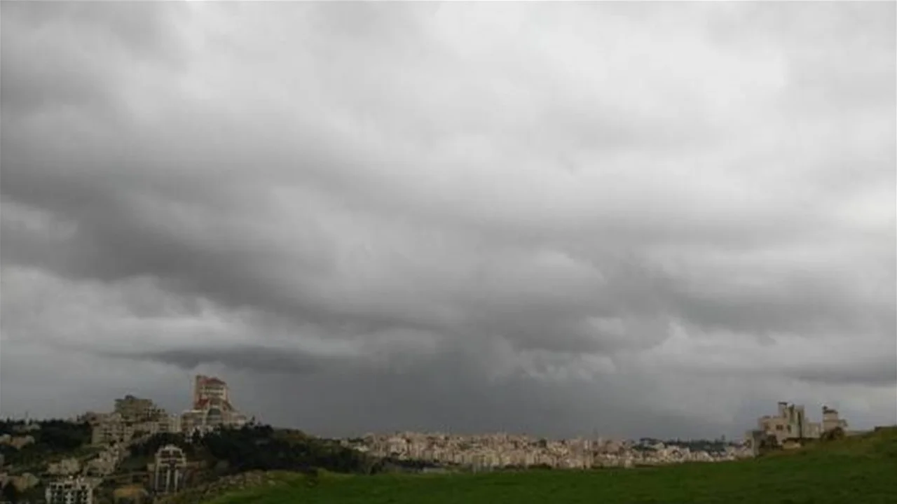 توقعات الأرصاد لهطول أمطار ورياح ناشطة خلال الأيام المقبلة في البلاد